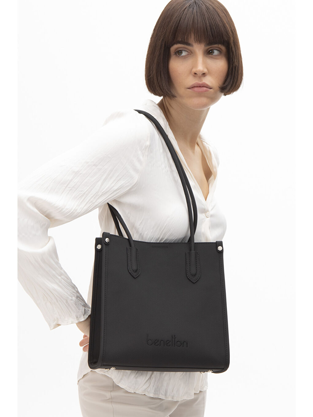 Siyah Kadin Kol Çantasi Si̇yah BNT1610-1