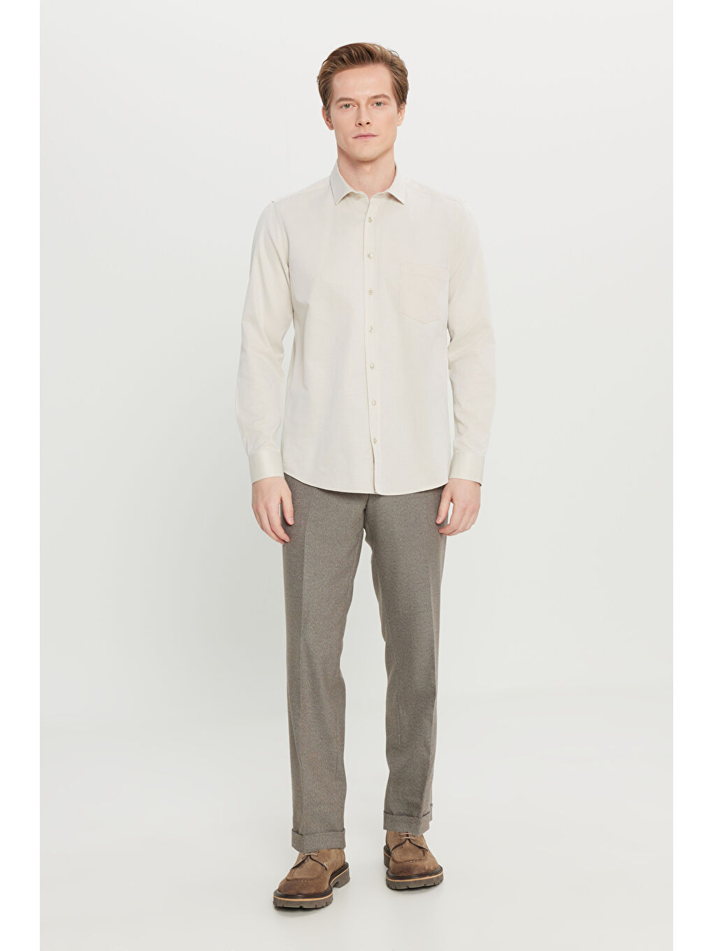 Erkek Bej Pamuklu Tailored Slim Fit Dar Kesim Klasik Yaka Armürlü Cepli Gömlek-1