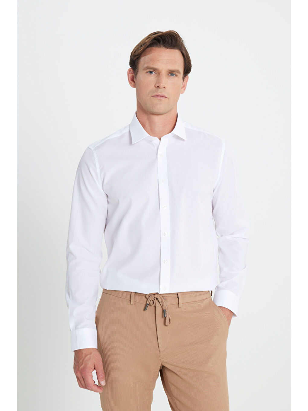 Erkek Beyaz Su Geçirmeyen Leke Tutmaz %100 Pamuk Slim Fit Dar Kesim Klasik Yaka Nano Gömlek