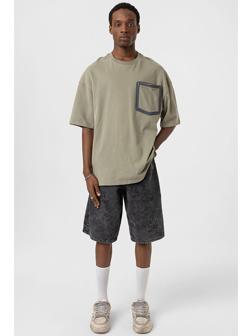 Bisiklet Yaka Cepli Oversize Tişört Haki
