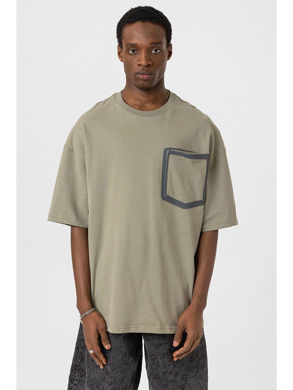 Bisiklet Yaka Cepli Oversize Tişört Haki-2