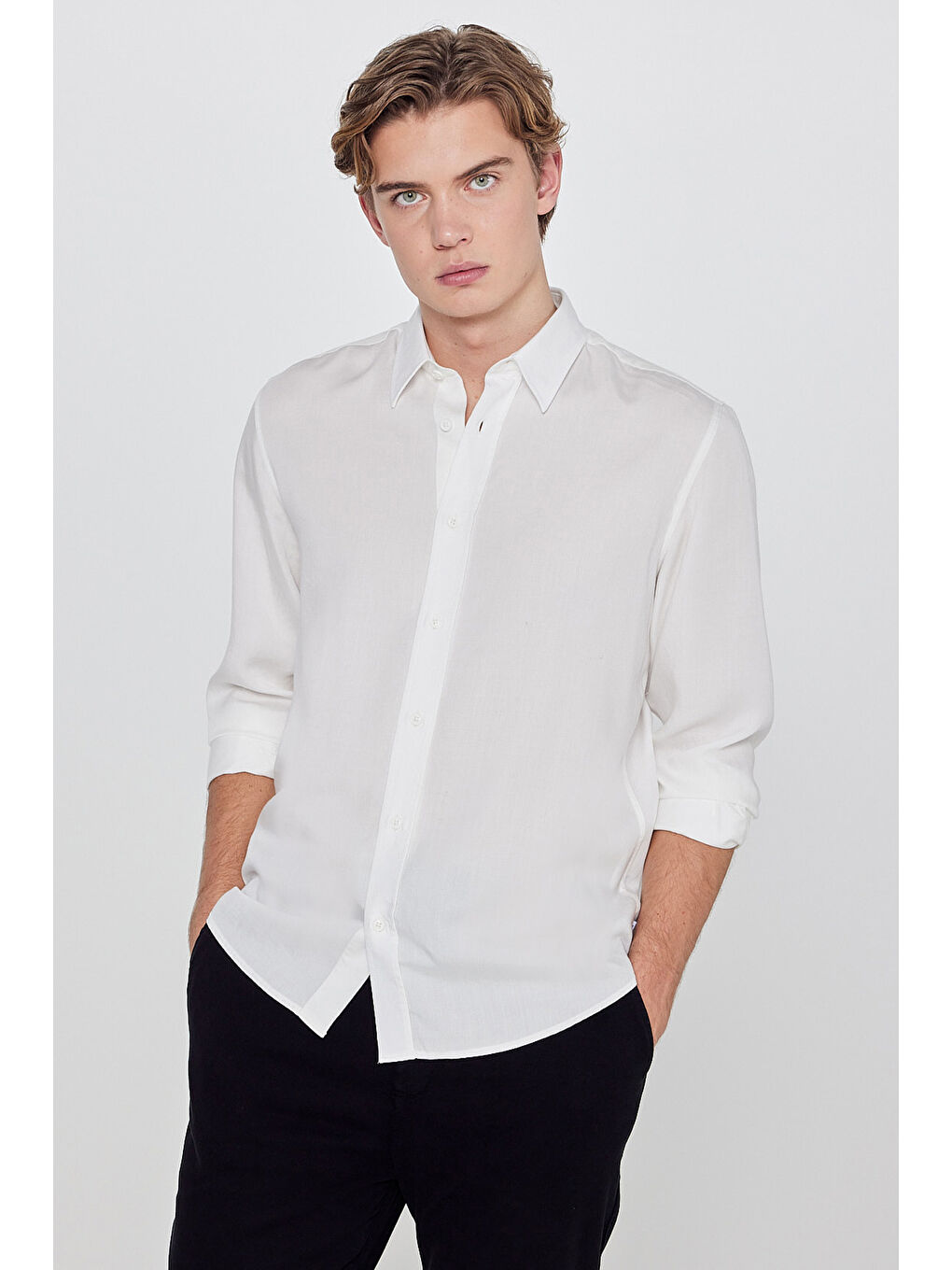 Beyaz Regular Fit Klasik Yaka Gömlek