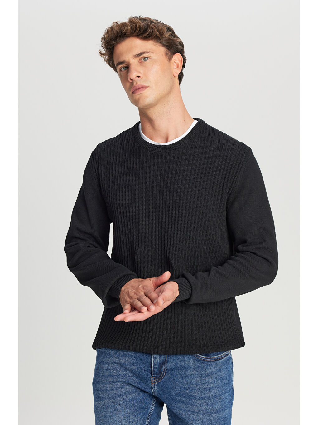 Erkek Siyah Pamuklu Standart Fit Normal Kesim Bisiklet Yaka Jakarlı Triko Kazak-2