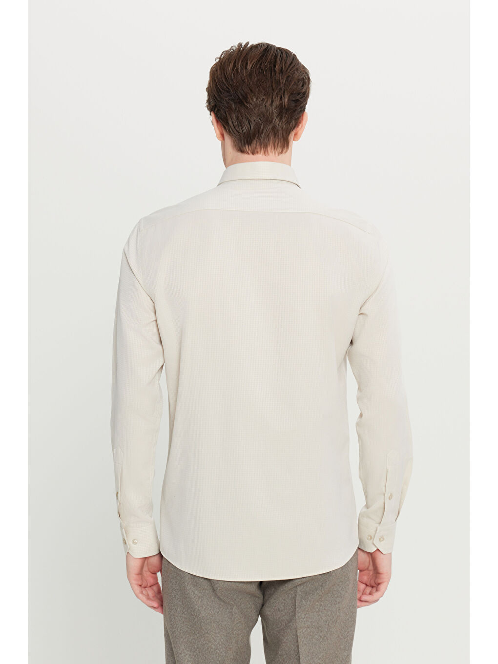 Erkek Bej Pamuklu Tailored Slim Fit Dar Kesim Klasik Yaka Armürlü Cepli Gömlek-4
