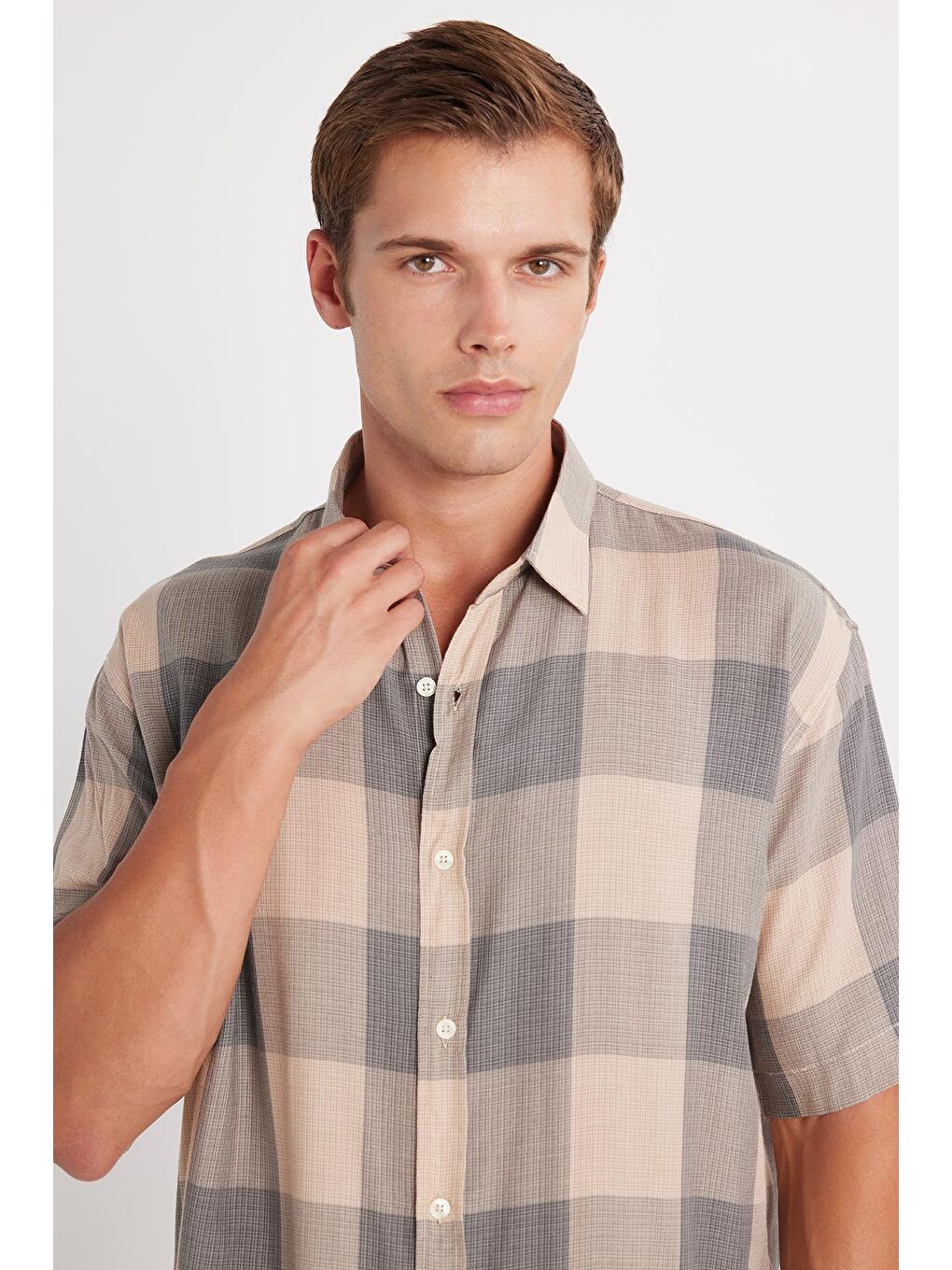 Karışık Erkek Relax Fit Rahat Kesim Spor Yaka Kısa Kollu Viskon Kareli Gömlek