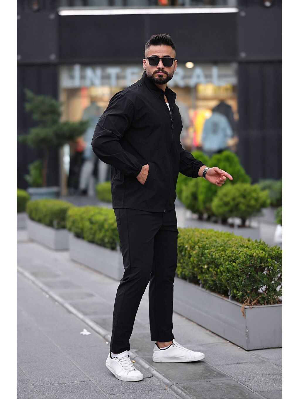 Siyah Gömlek Yakalı Fermuarlı Takım-2
