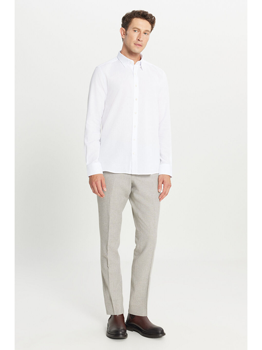 Erkek Beyaz %100 Pamuklu Tailored Slim Fit Dar Kesim Gizli Düğmeli Yaka Armürlü Gömlek