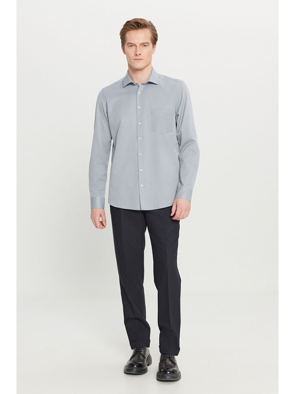 Erkek Gri Pamuklu Tailored Slim Fit Dar Kesim Klasik Yaka Armürlü Cepli Gömlek-1