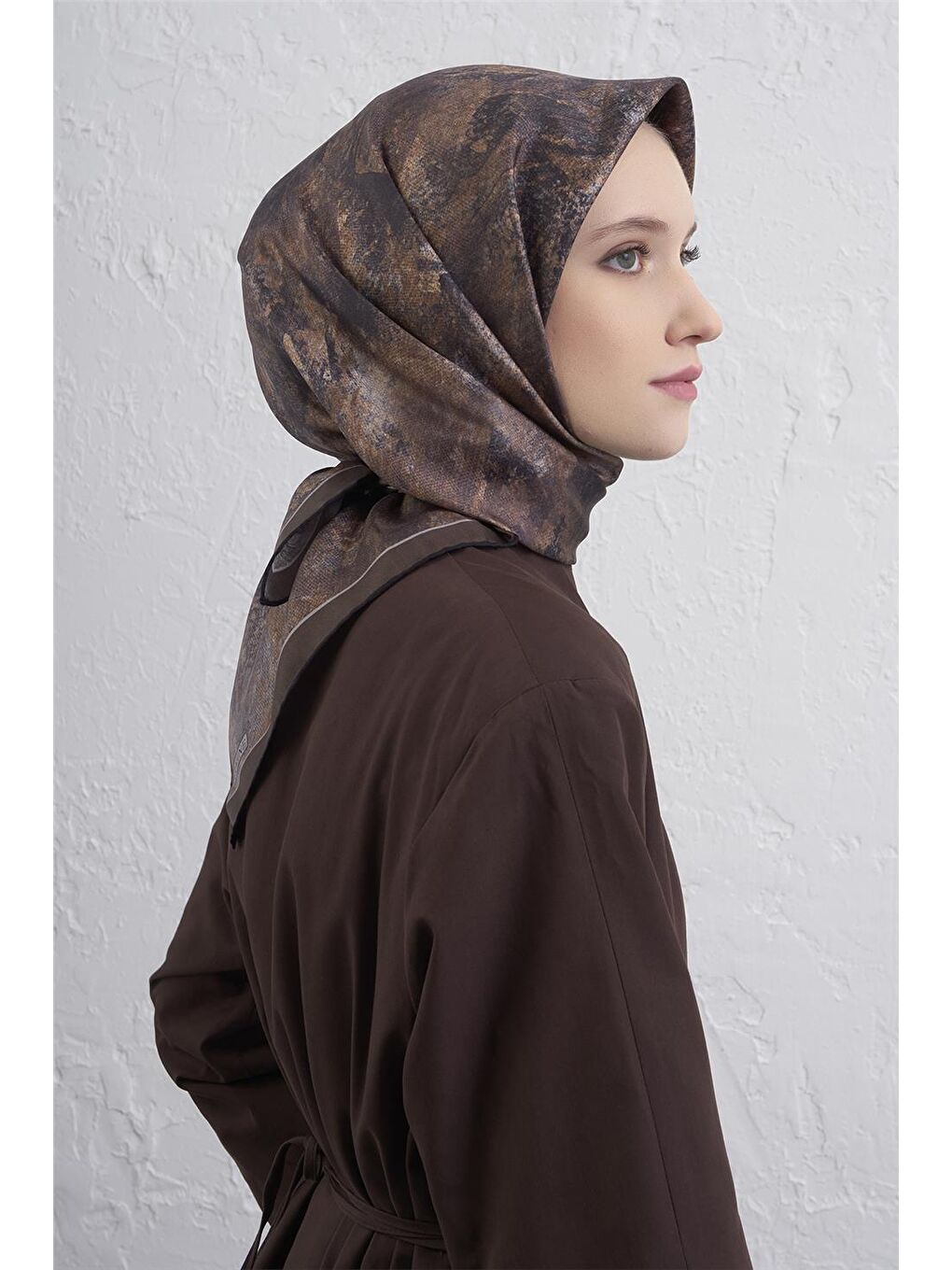 Kahverengi Soyut Desenli Saf İpek Twill Eşarp 9433D 52-2