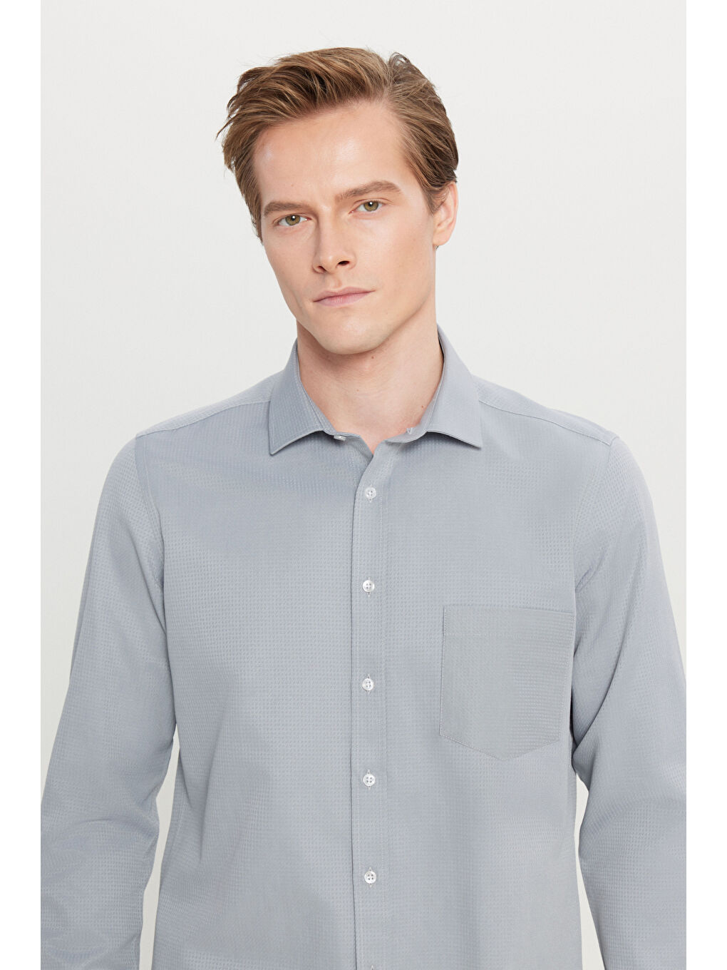 Erkek Gri Pamuklu Tailored Slim Fit Dar Kesim Klasik Yaka Armürlü Cepli Gömlek-3