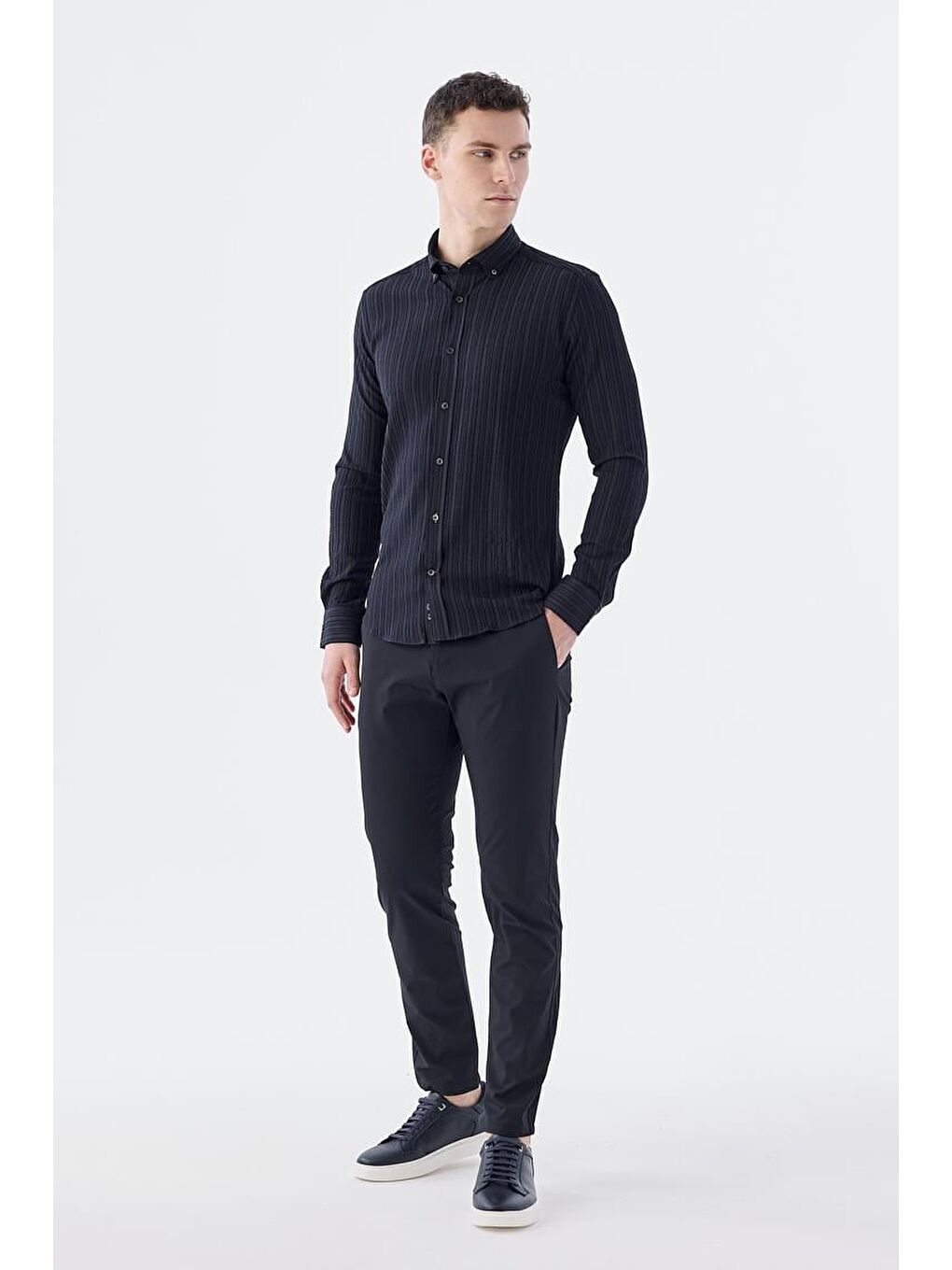 Siyah Slim Fit Düğmeli Yaka Keten Karışımlı Desenli Gömlek-1