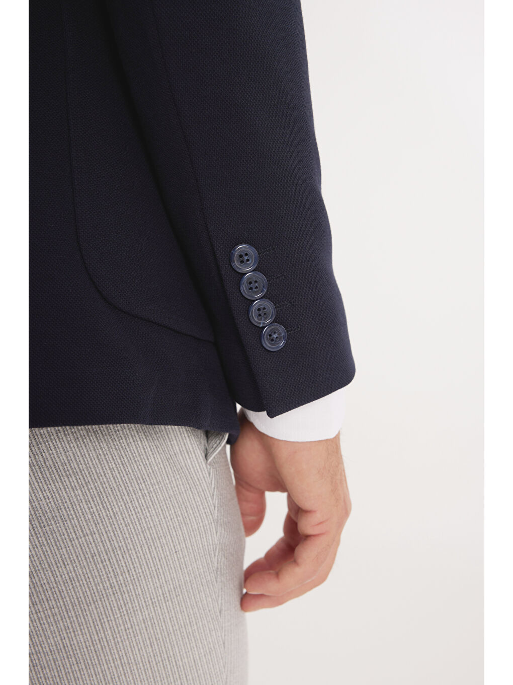 Erkek Lacivert Pamuklu Slim Fit Dar Kesim Mono Yaka Armürlü Torba Cepli Blazer Ceket-4
