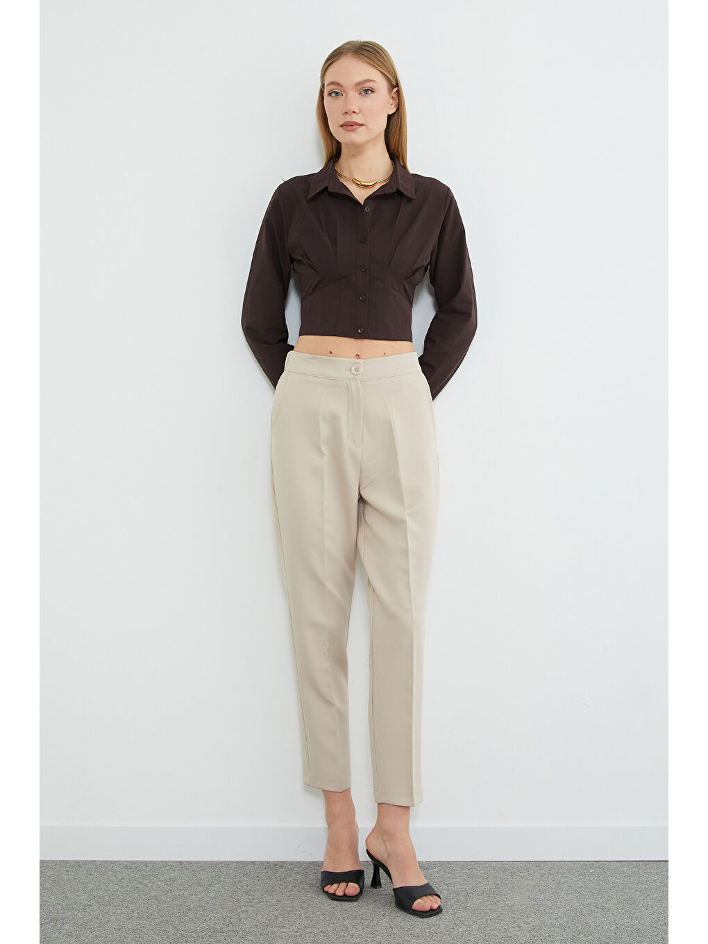 Bej Beli Lastikli Düğmeli Kumaş Pantolon-2