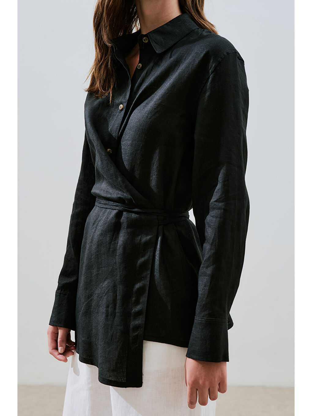 Keten Bağlama Detaylı Gömlek Siyah-3