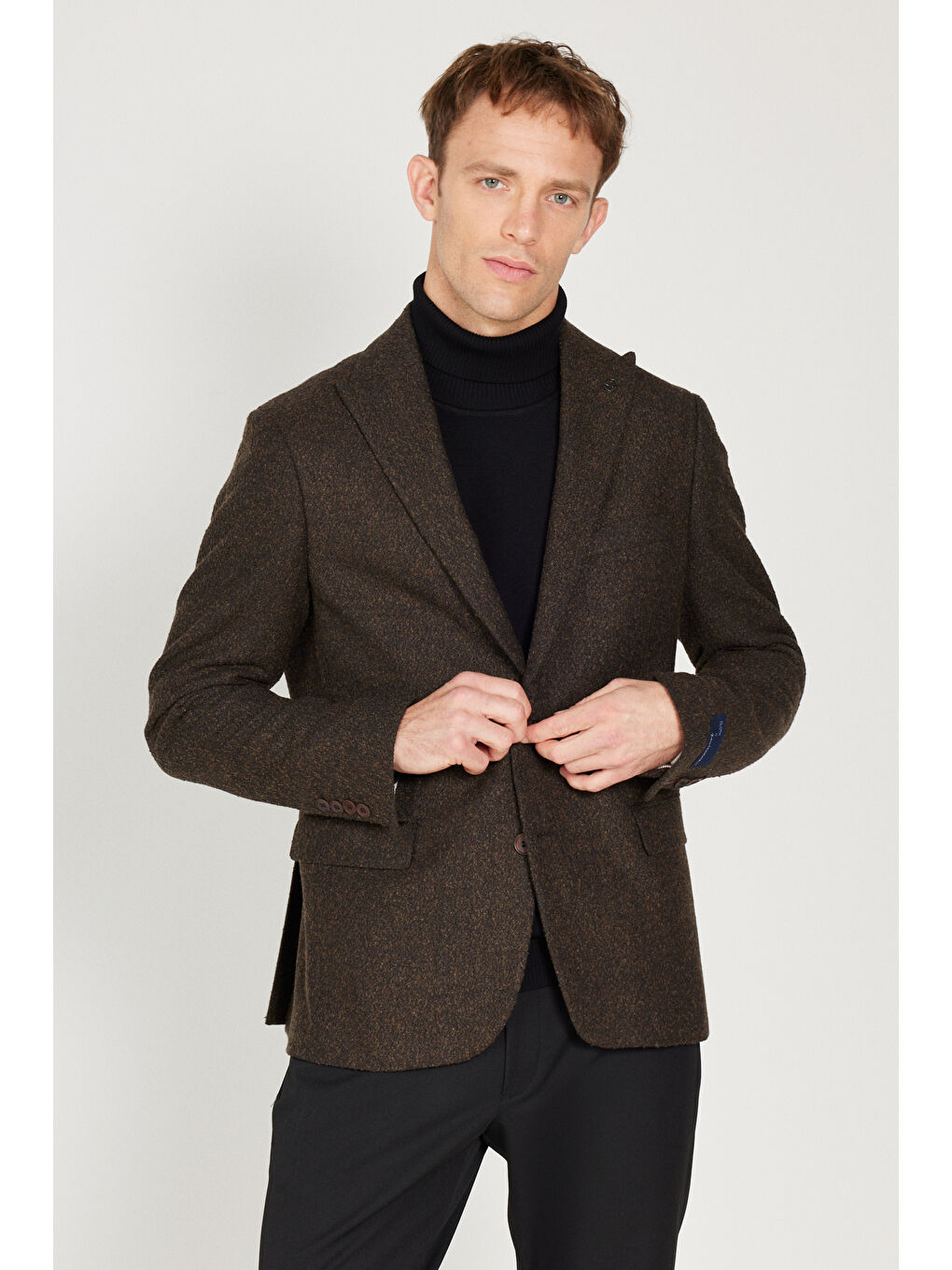 Erkek Kahverengi Slim Fit Dar Kesim Kırlangıç Yaka Desenli Yünlü Ceket-2