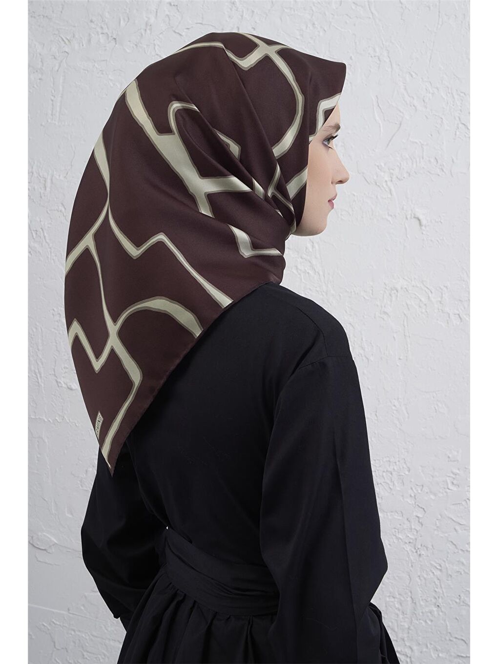 Kahverengi Geometrik Desenli Saf İpek Twill Eşarp 9441D 04-2