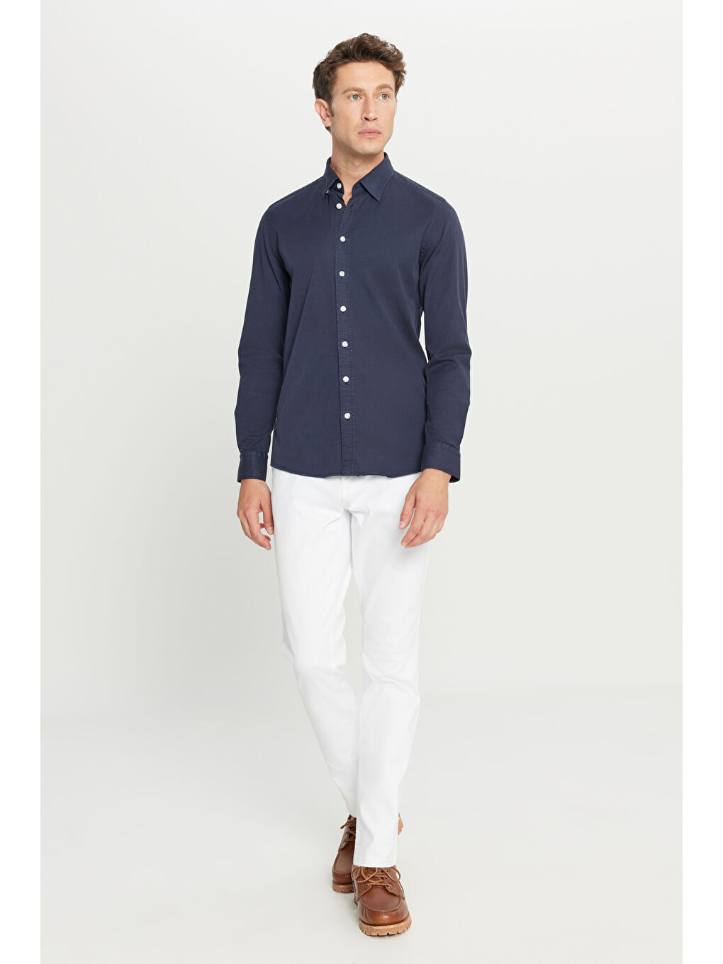 Erkek Lacivert Pamuklu Comfort Fit Rahat Kesim Gizli Düğmeli Yaka Gömlek-1