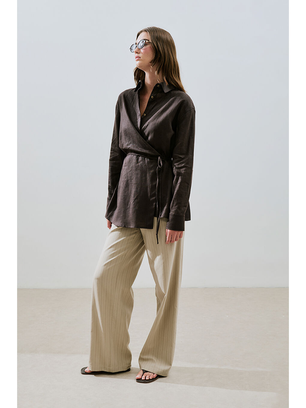 Kahverengi Keten Bağlama Detaylı Gömlek Acı Kahve-3