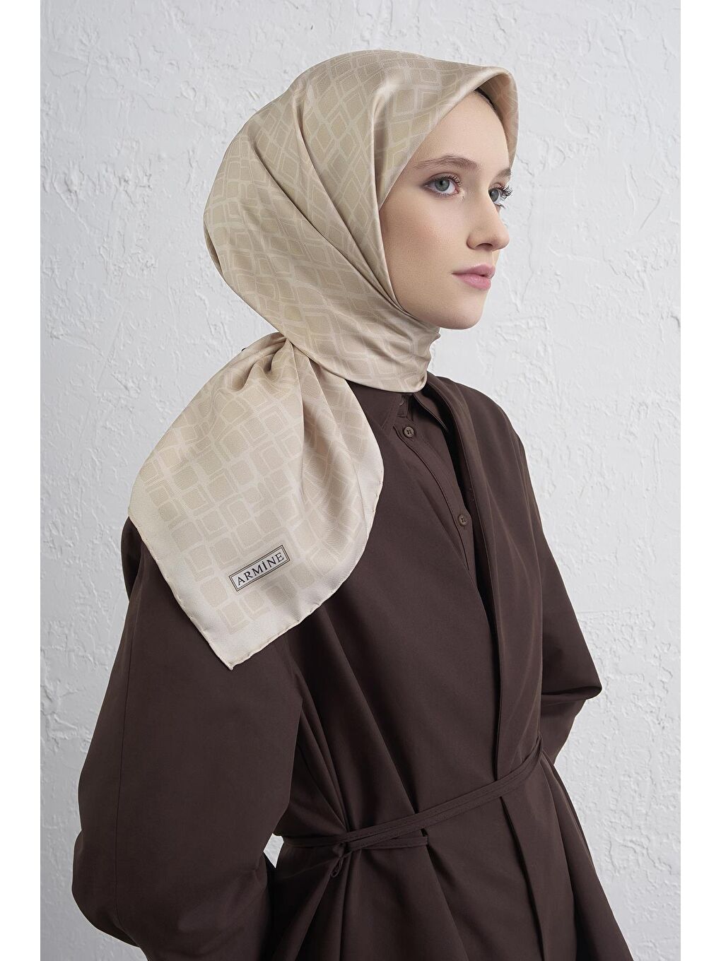 Bej Geometrik Desenli Saf İpek Twill Eşarp 9438D 53