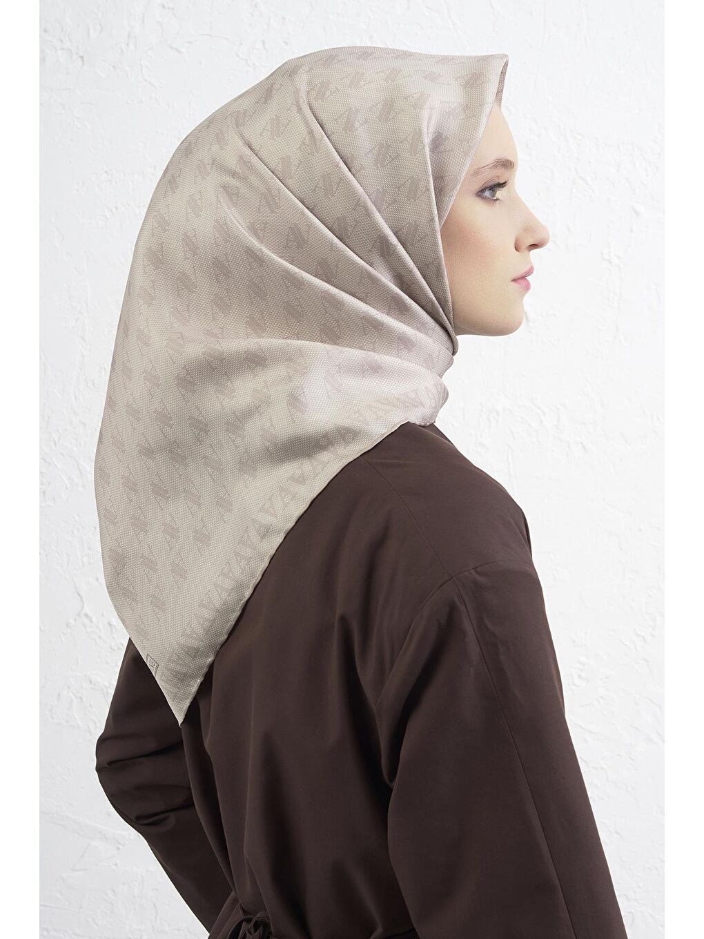 Bej Saf İpek Sura Eşarp 9412D 82