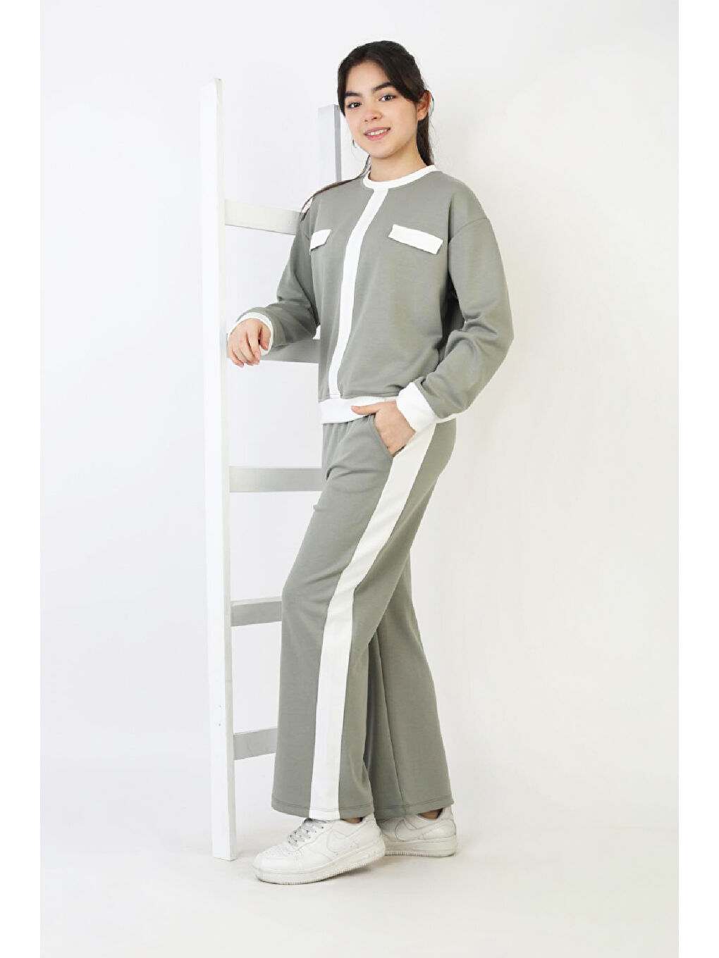 Gri Kız Çocuk Garni Detaylı ve Geniş Paçalı Alt-Üst Takım 12502