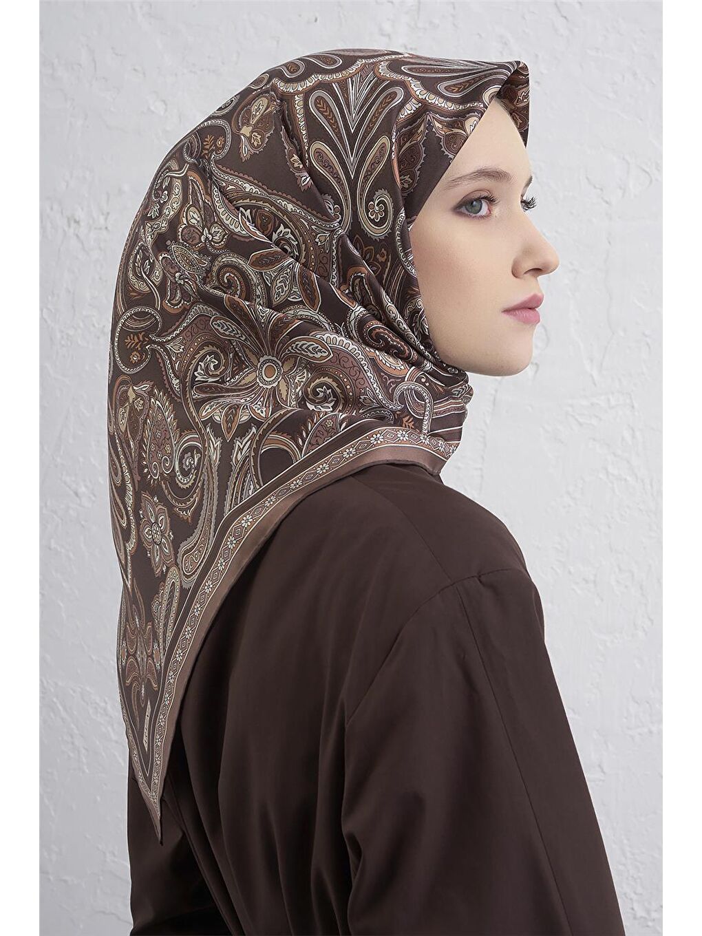 Kahverengi Etnik Desen Saf İpek Twill Eşarp 9421D 32-2