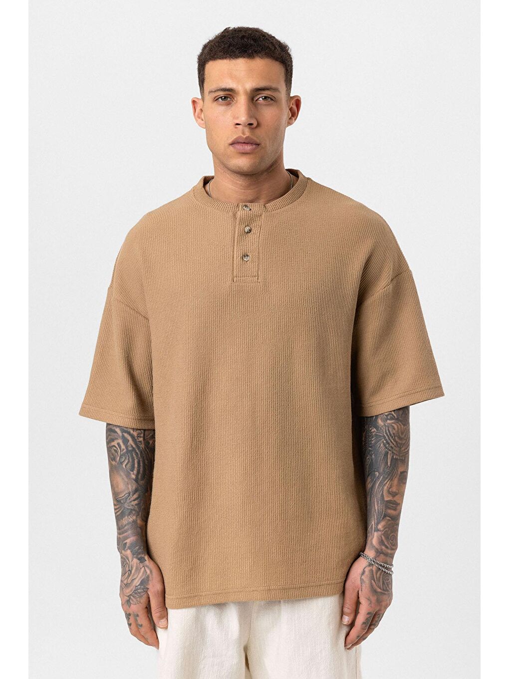 Bej Düğmeli Yaka Oversize Tişört Vizon-2