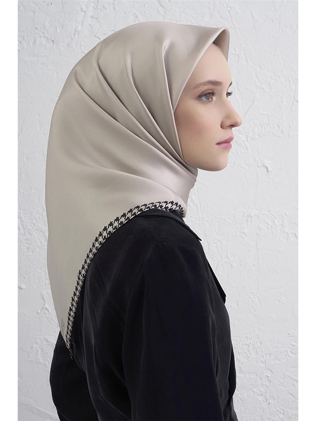 Bej Saf İpek Sura Eşarp 9443D 01-2