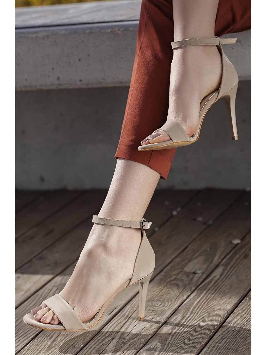 Bej D02525 Kadın Günlük Klasik Topuklu Ayakkabı