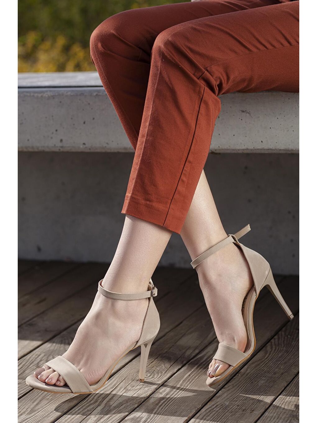 Bej D02525 Kadın Günlük Klasik Topuklu Ayakkabı-1