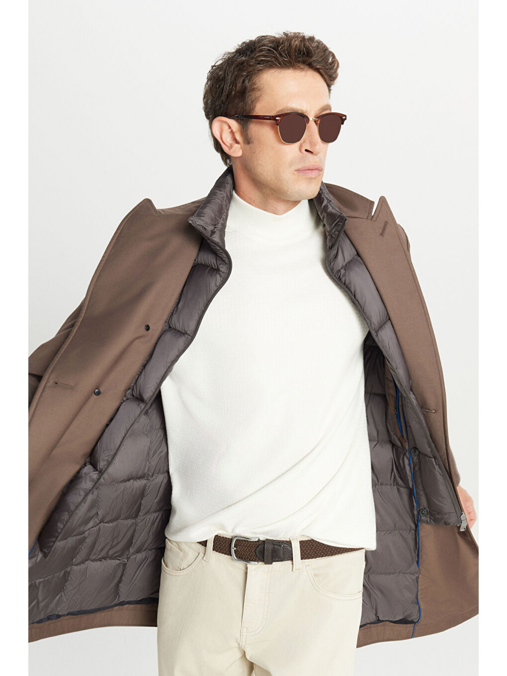 Bej Erkek Vizon Standart Fit Normal Kesim Geniş Kırlangıç Yaka Yan Cepli Kaban-4