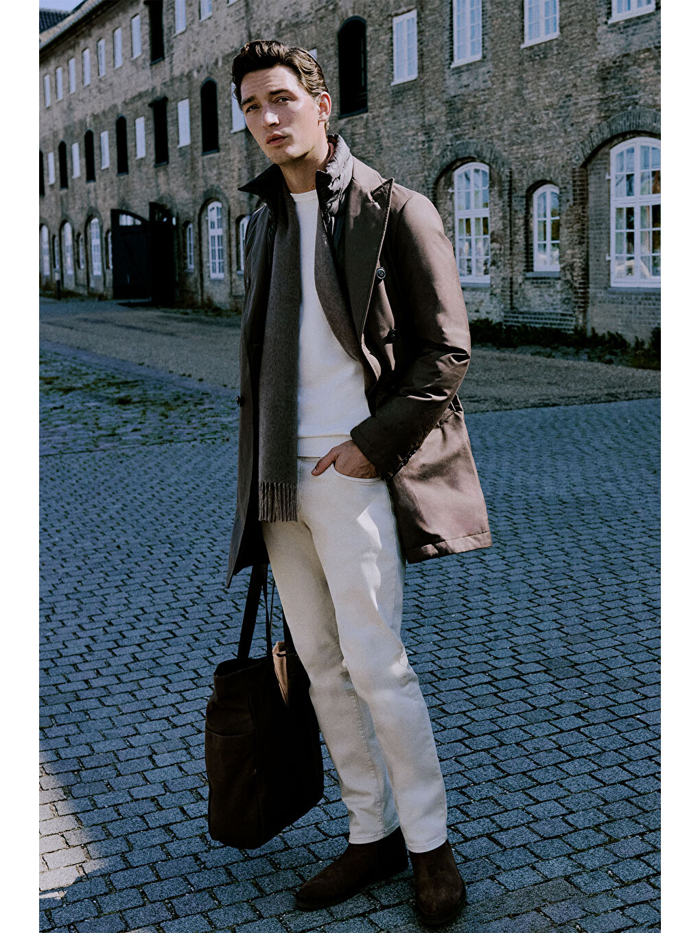 Bej Erkek Vizon Standart Fit Normal Kesim Geniş Kırlangıç Yaka Yan Cepli Kaban-7