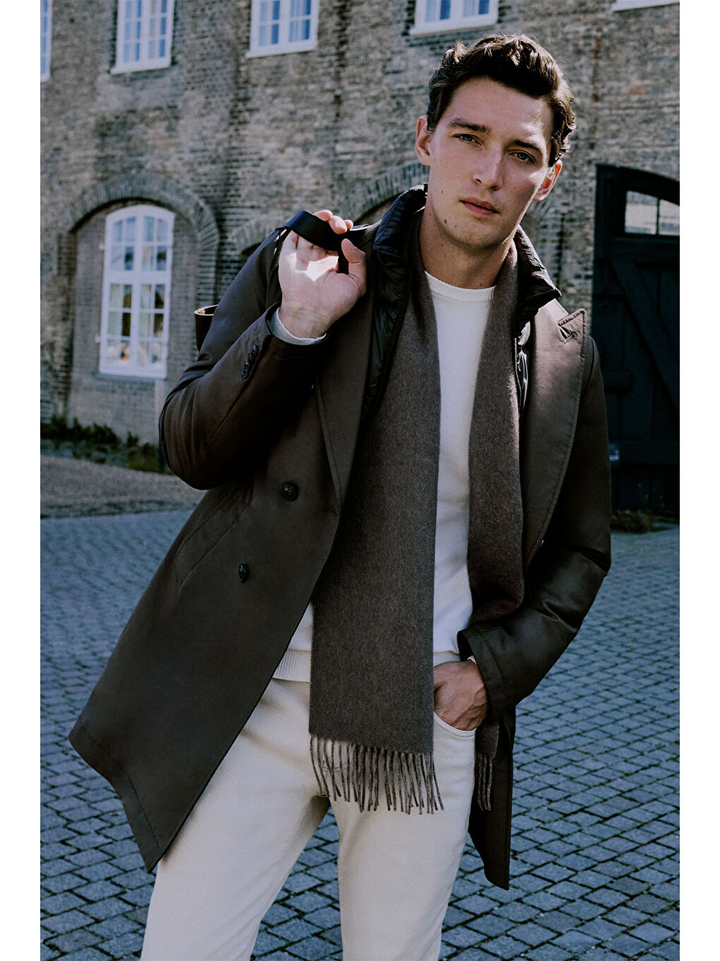 Bej Erkek Vizon Standart Fit Normal Kesim Geniş Kırlangıç Yaka Yan Cepli Kaban-8