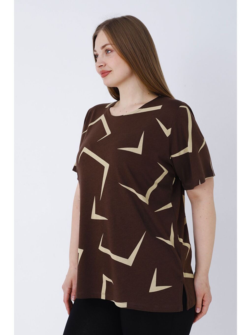 Kahverengi Desenli Kısa Kollu Bisiklet Yaka Pamuklu Büyük Beden T-shirt-1