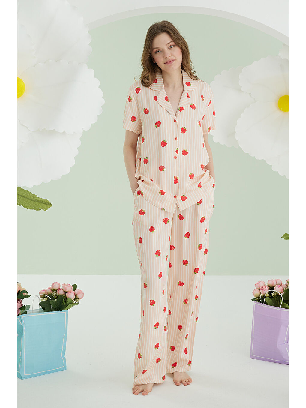 Turuncu Çilekli Önden Düğmeli Pijama Takım-1