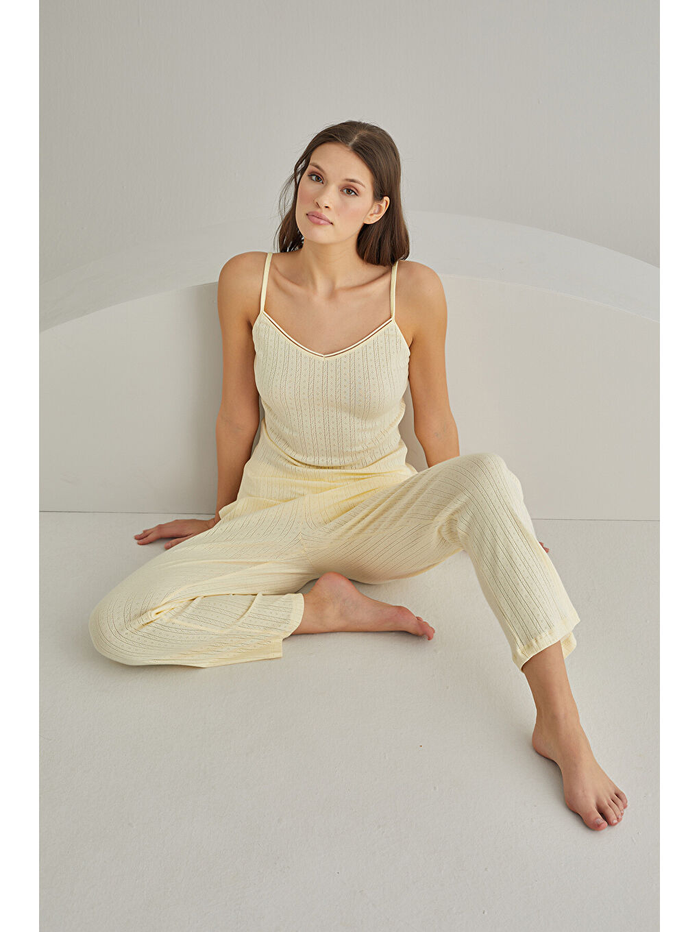 Sarı Hole İnce Askılı Sıfır Kol Pijama Takımı