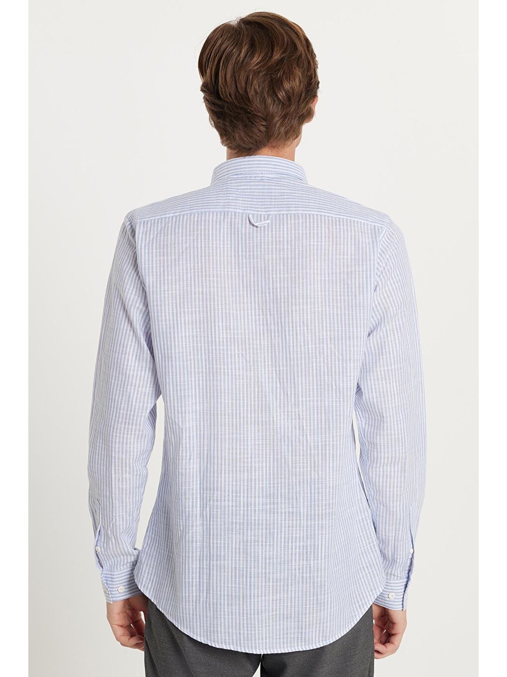 Erkek Slim Fit Dar Kesim Düğmeli Spor Yaka Keten Efekt %100 Pamuk Mavi Çizgili Yazlık Gömlek-4