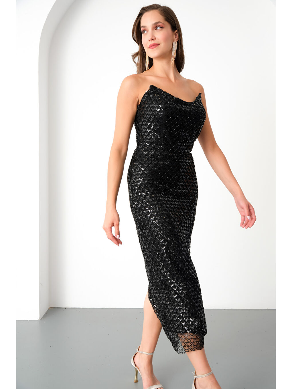 Kadın Siyah Straplez Payetli Kalem Abiye Elbise-1