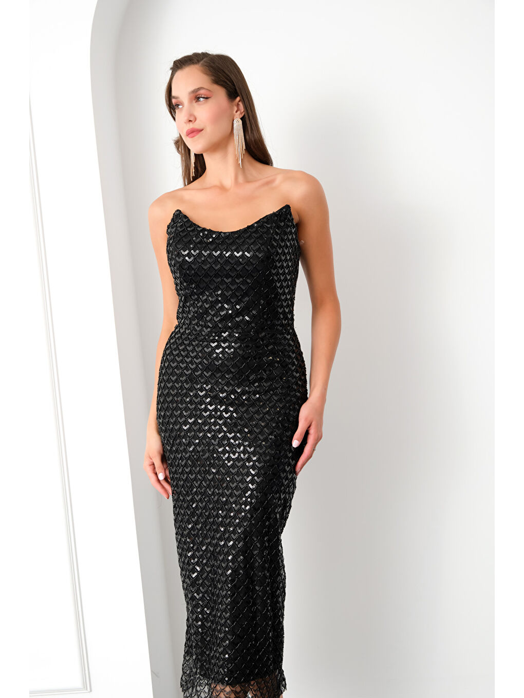 Kadın Siyah Straplez Payetli Kalem Abiye Elbise-2