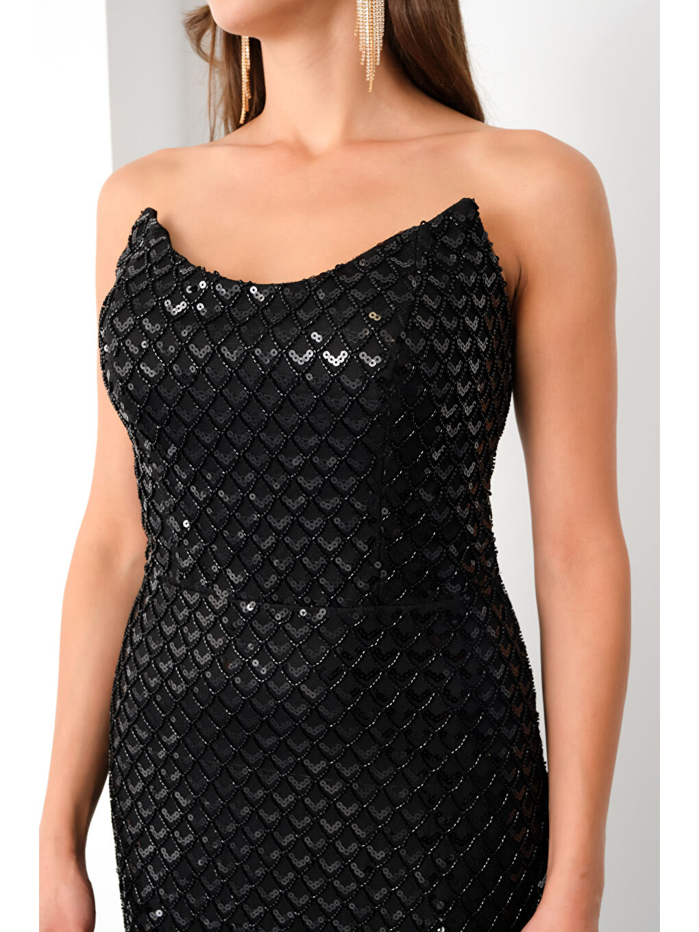 Kadın Siyah Straplez Payetli Kalem Abiye Elbise-3