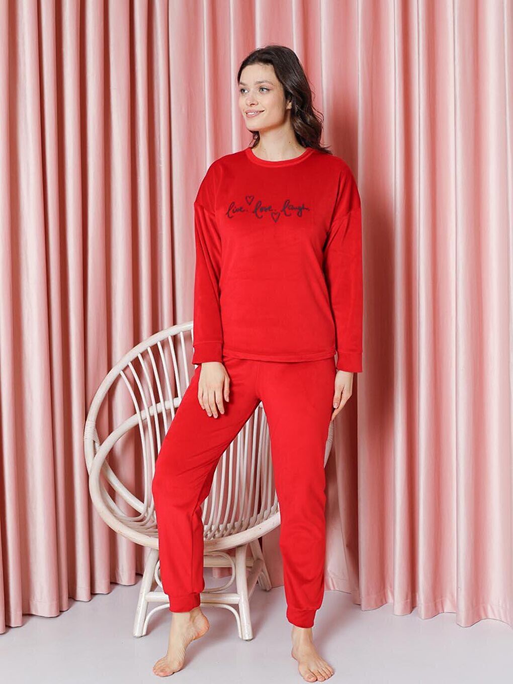 Kırmızı Kadın Pijama Takımı Fransız Kadife Kol Paça Manşetli Live Love Laugh Kışlık Mevsimlik-1