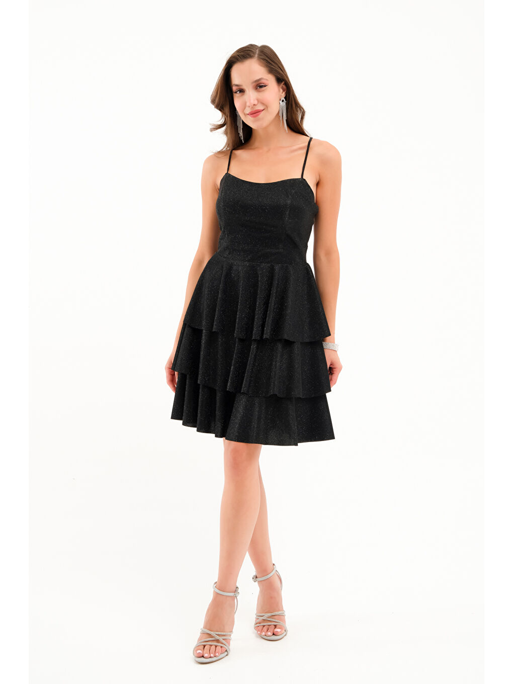 Kadın Siyah İnce Askılı Sırt Dekolteli Simli Mini Mezuniyet Elbisesi