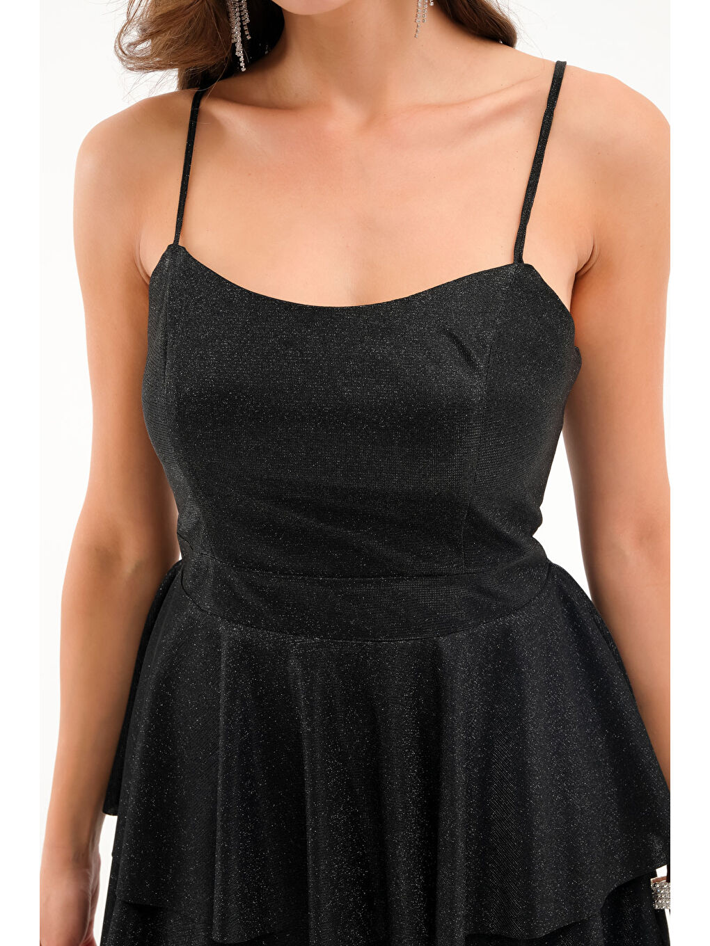 Kadın Siyah İnce Askılı Sırt Dekolteli Simli Mini Mezuniyet Elbisesi-3