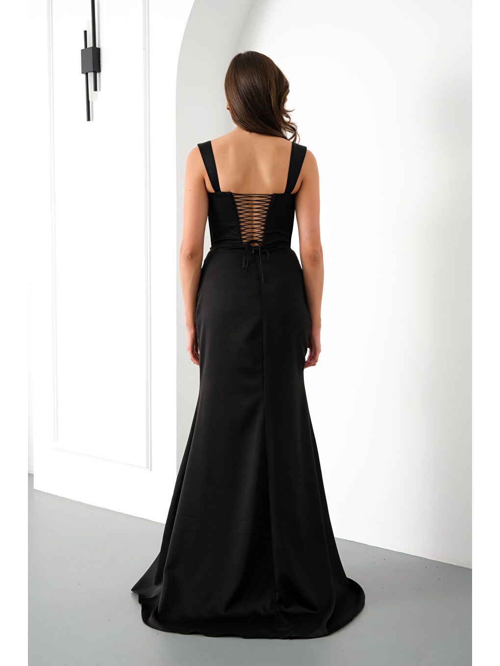 Kadın Siyah Göğüs Balenli Uzun Saten Abiye Elbise-4