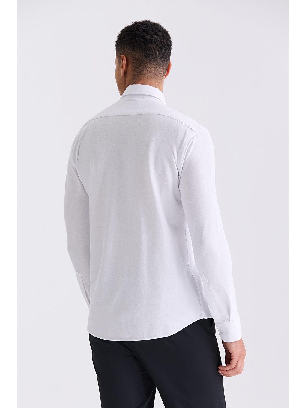 Beyaz Comfort Fit Yaka Düğmeli Gömlek-3