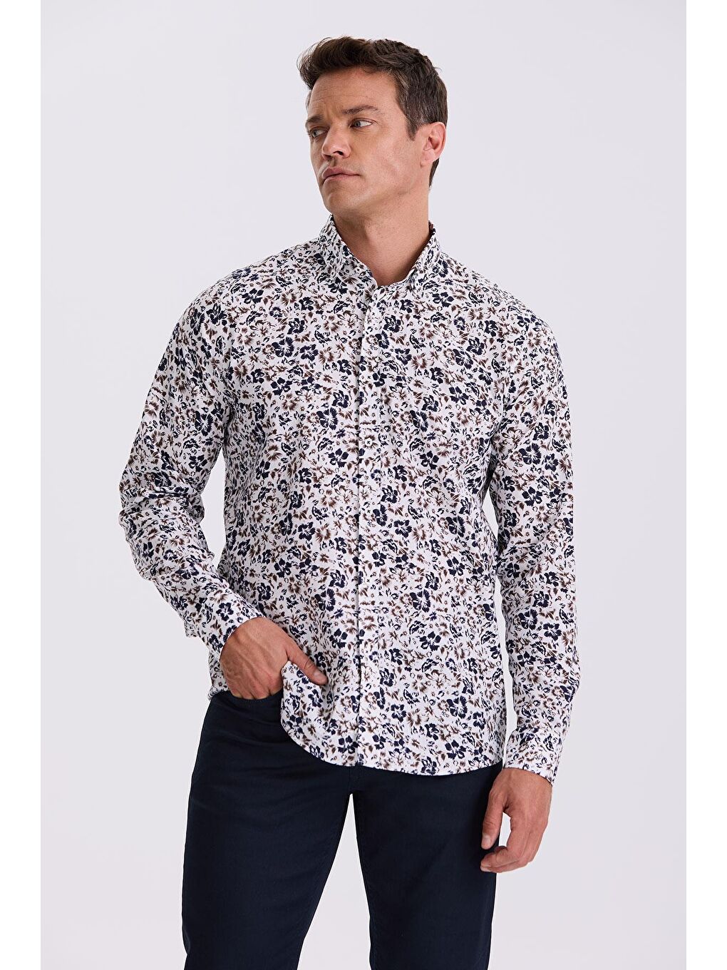 Koyu Lacivert Çiçek Desenli Yaka Düğmeli Comfort Fit Gömlek