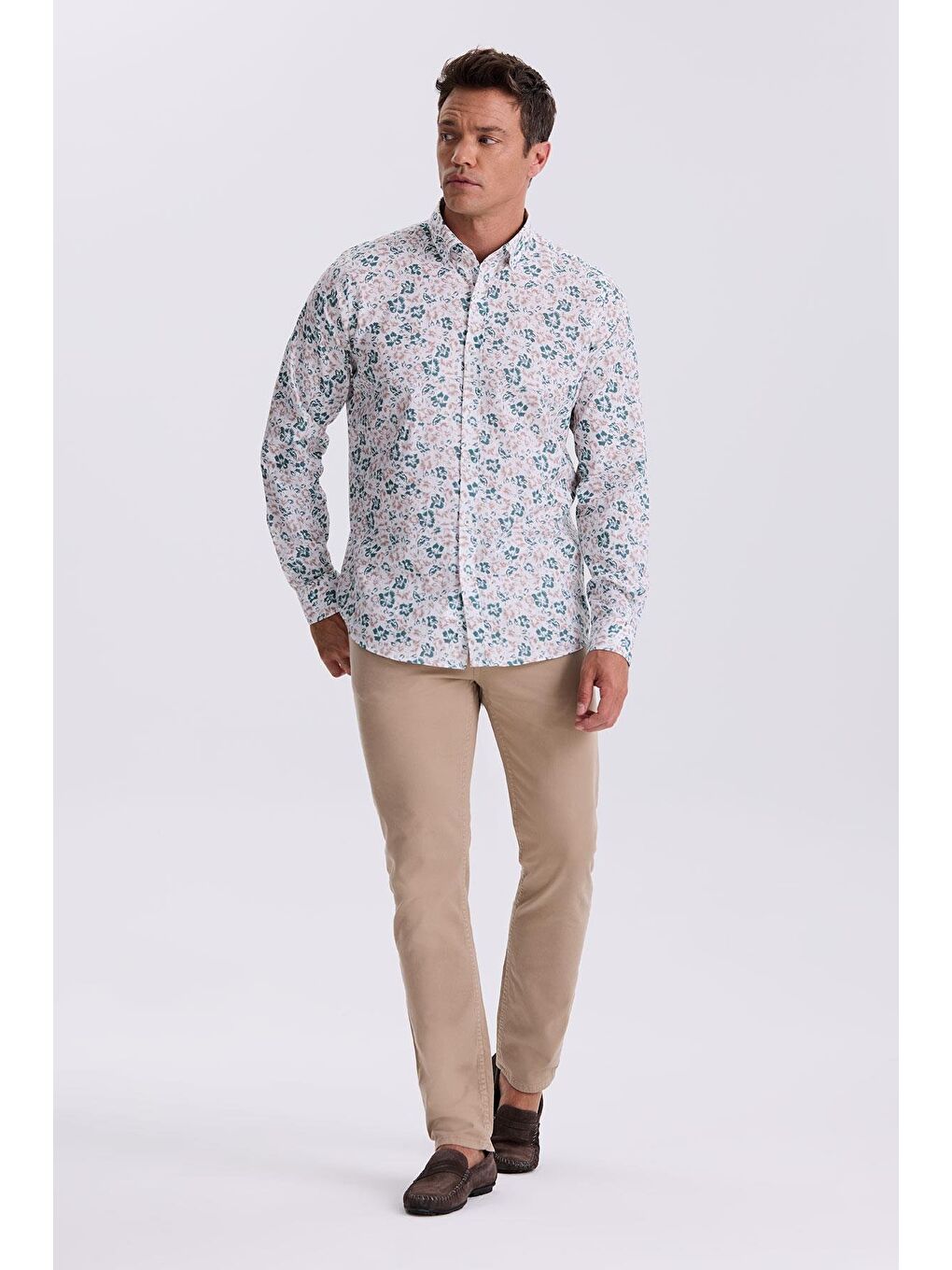 Yeşil Çiçek Desenli Yaka Düğmeli Comfort Fit Gömlek-1