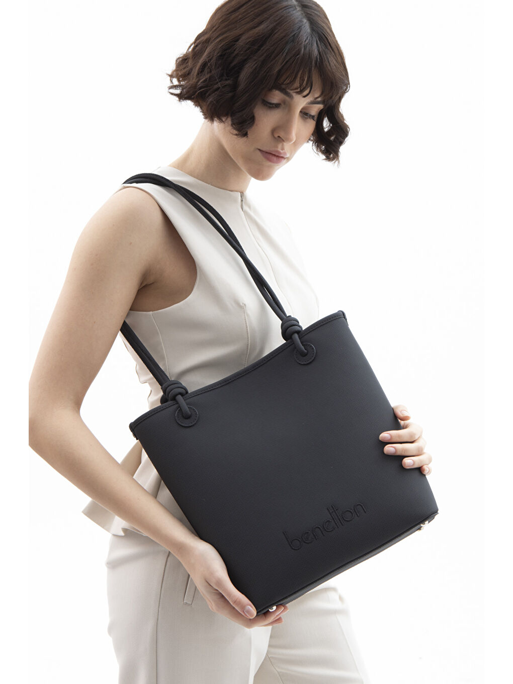 Siyah Kadin Kol Çantasi Si̇yah BNT1616-1