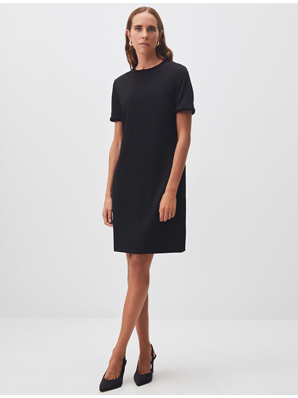 Siyah Bisiklet Yaka Kısa Kollu Basic Mini Elbise