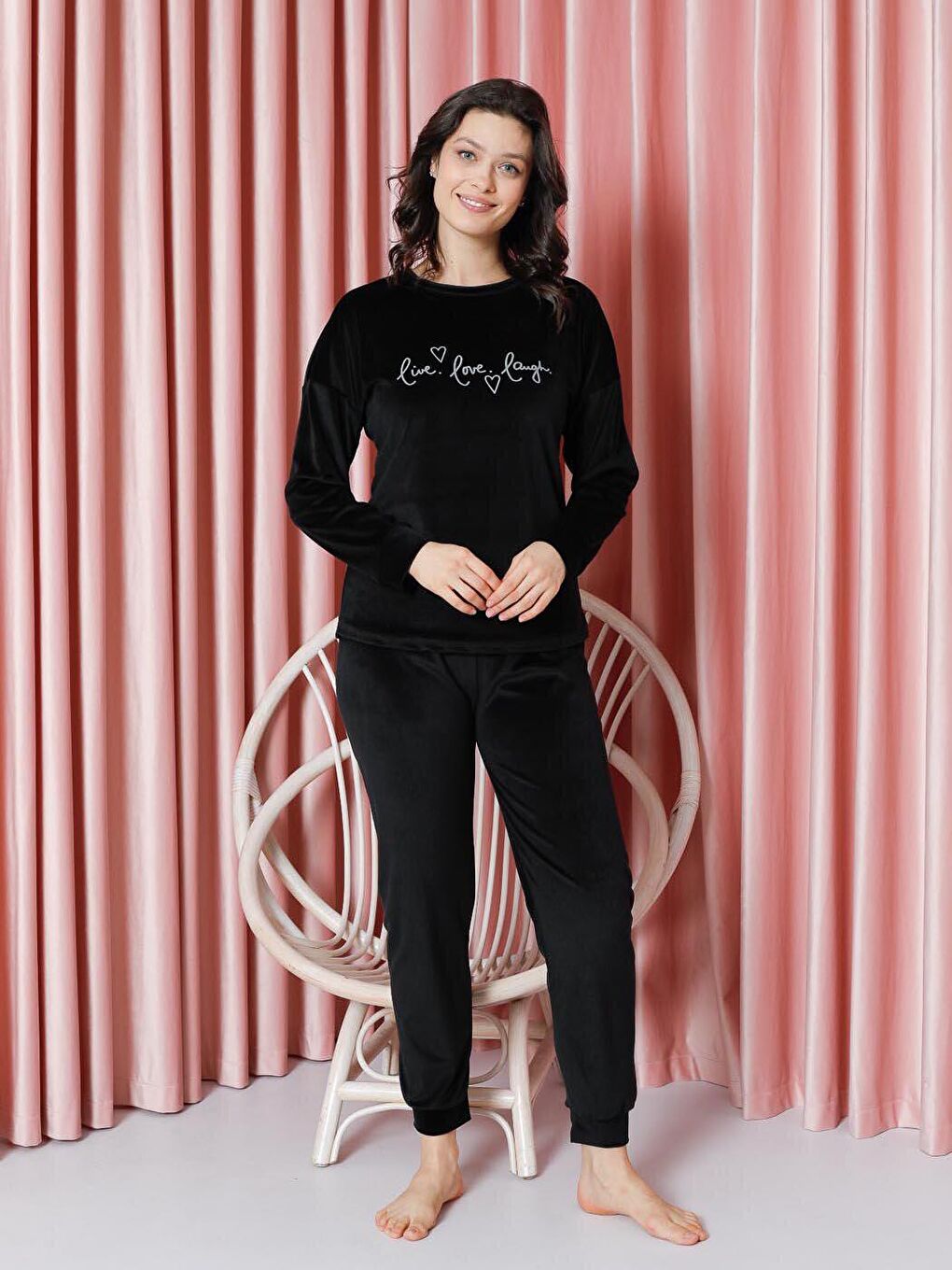 Siyah Kadın Pijama Takımı Fransız Kadife Kol Paça Manşetli Live Love Laugh Kışlık Mevsimlik-2